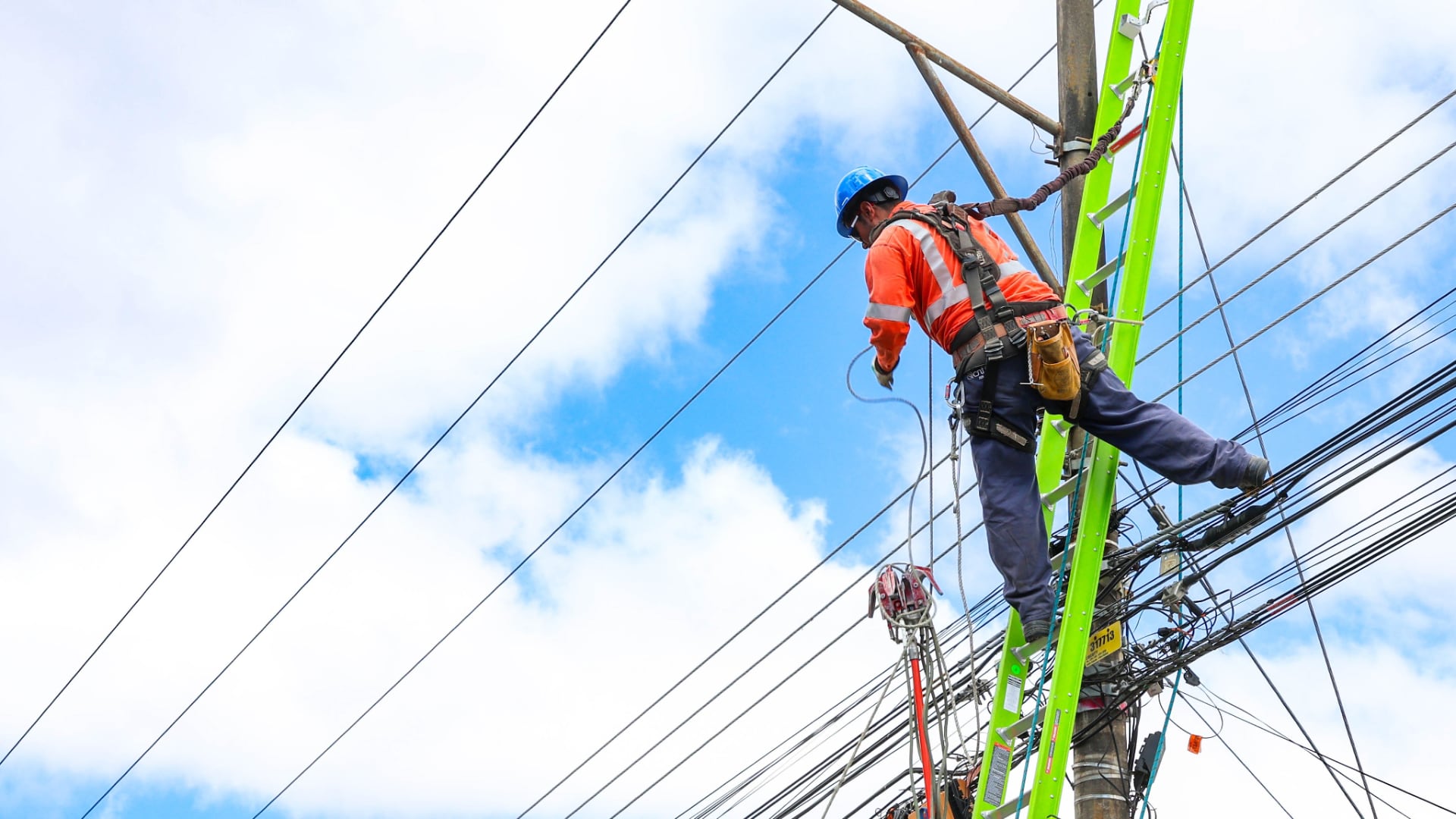 Vecinos y comercios de San Pedro tendrán cortes de luz el 8 de marzo por trabajos eléctricos de la CNFL en la carretera Interamericana Sur.