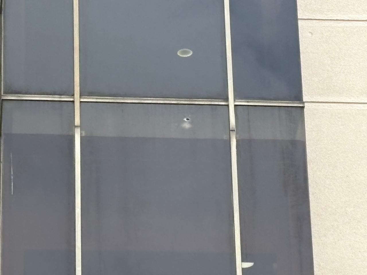 Impactos de bala en edificio del OIJ en San Pedro de Montes de Oca.