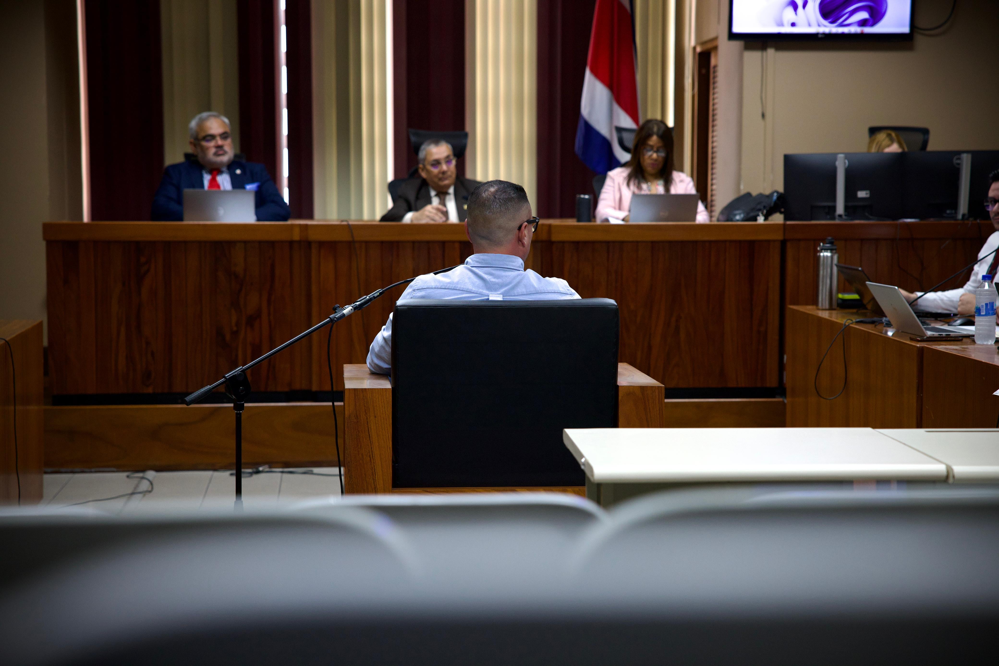 El caso conocido como "Gallo Tapado" trascendió en octubre del 2024 cuando el Banco Nacional reconoció que tenía un faltante de ¢3.293 millones en una de las bóvedas. El juicio por este caso transcurre en los Tribunales de Justicia de Goicoechea.
