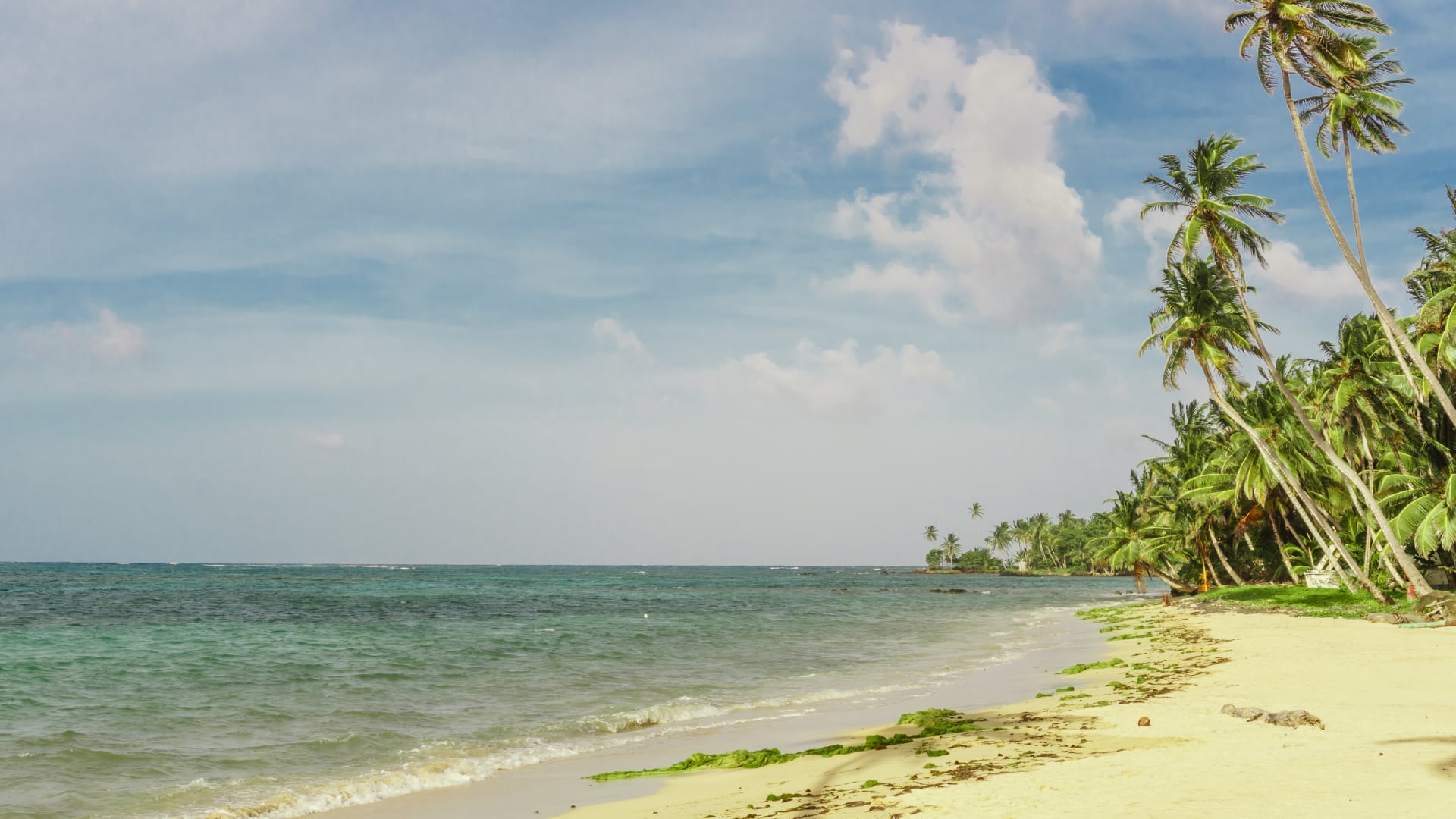 La Isla Pequeña del Maíz en Nicaragua ofrece paz total, sin carreteras ni ruido, con hamacas, ceviche fresco y un arrecife ideal para nadar.