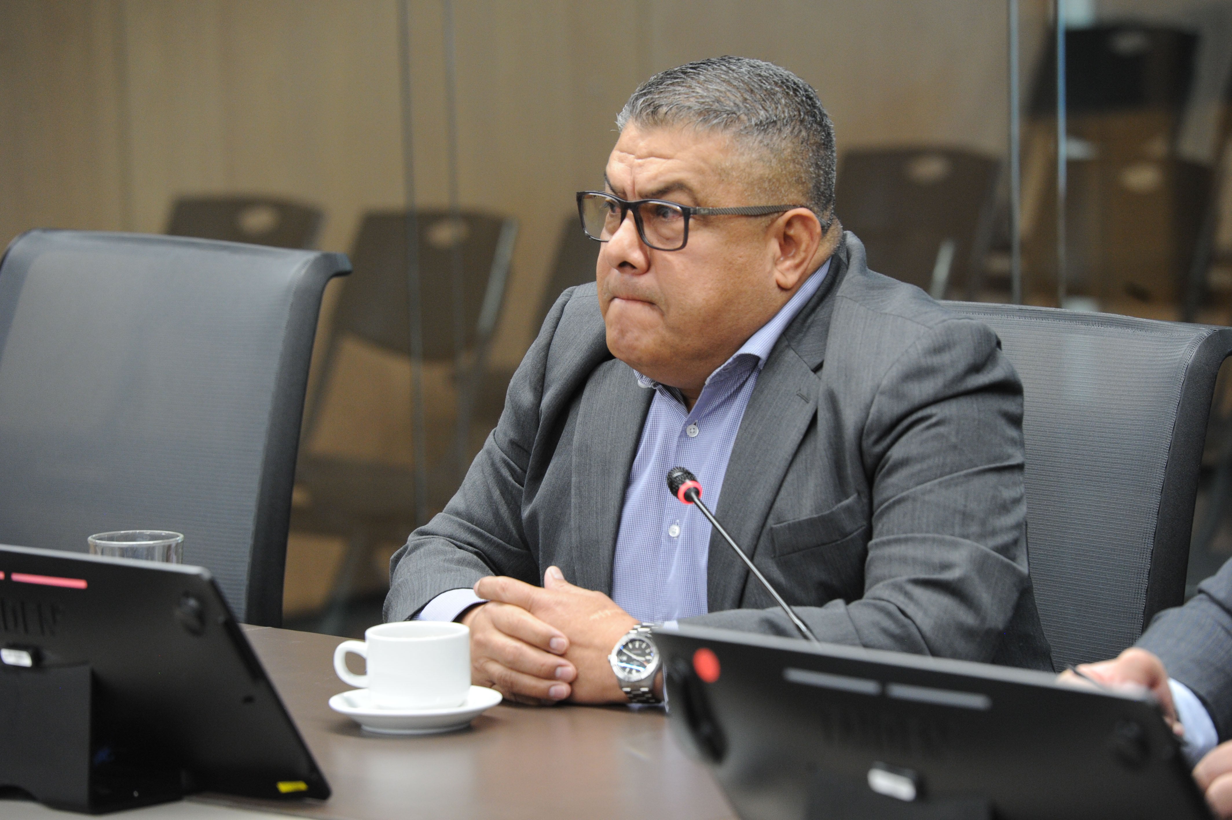 Compadece el Sr Jorge Torres director de la Dirección de Inteligencia y Seguridad ( DIS ).