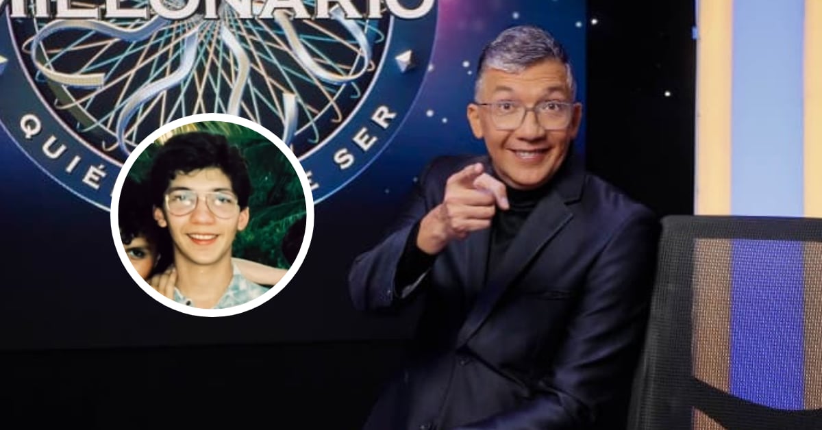 Edgar Silva en sus inicios con el cabello largo y lentes.