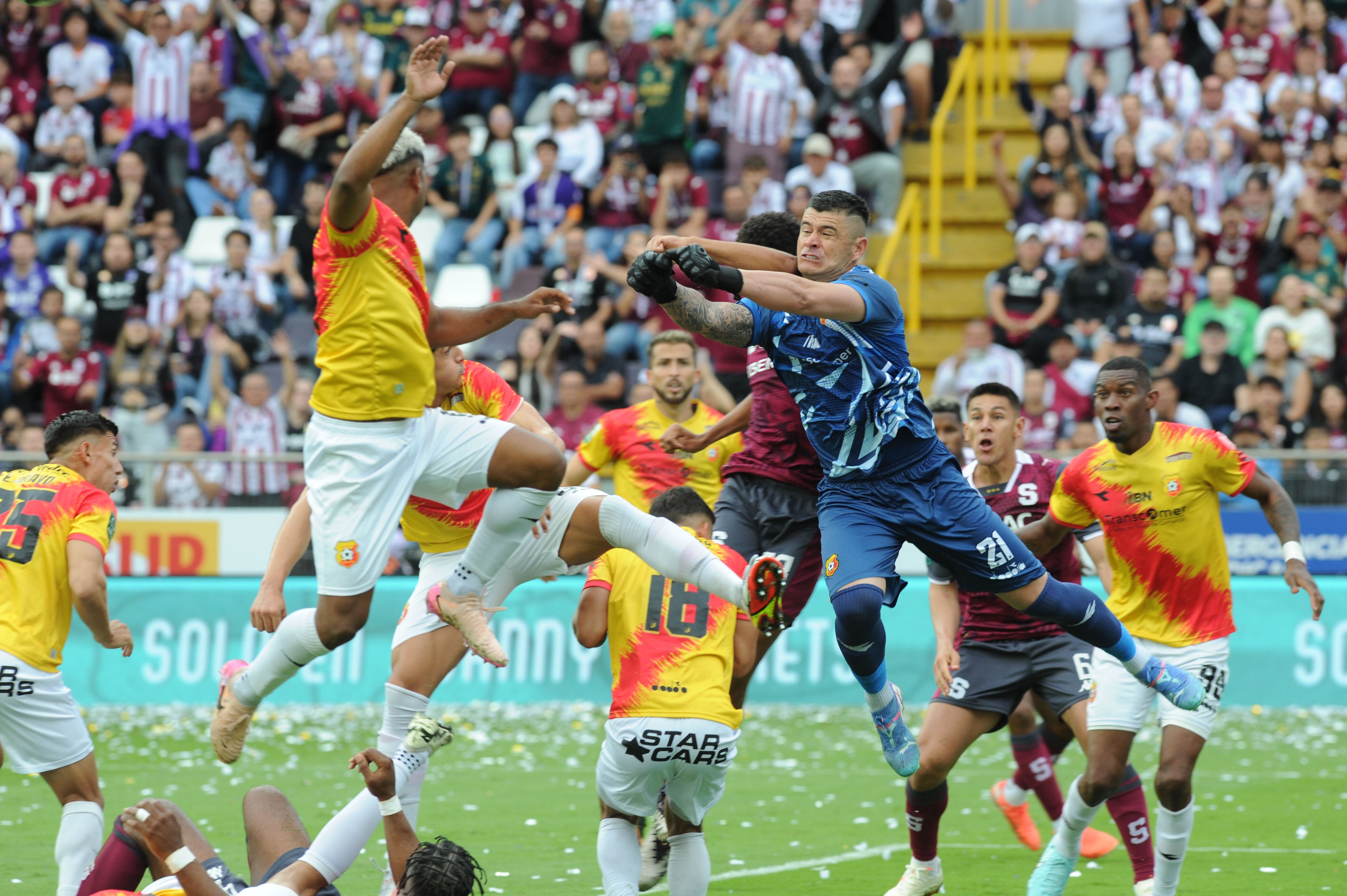 Saprissa vs Herediano SEMIFINALES.