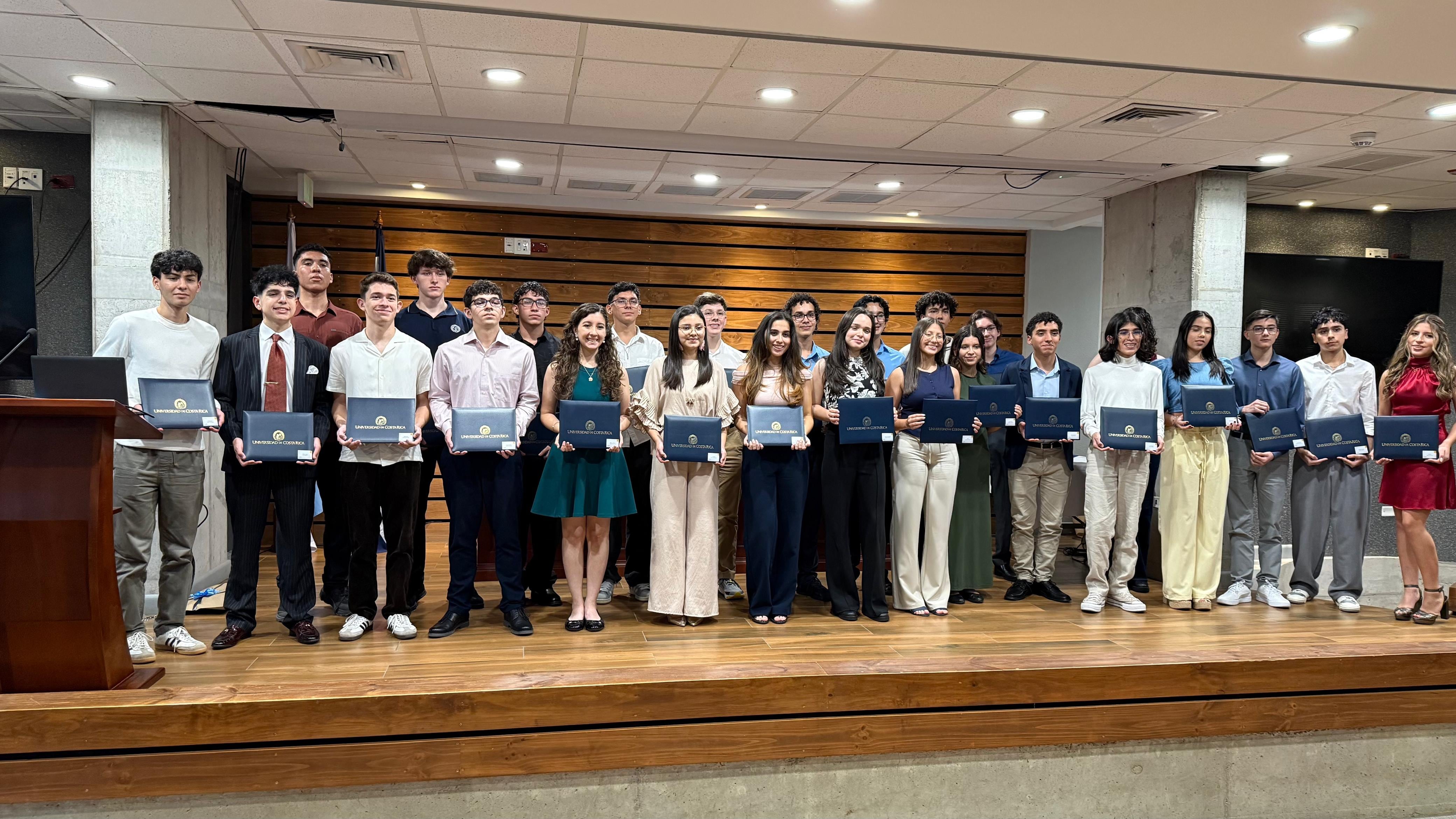 El martes 25 de noviembre del 2025 la UCR entregó reconocimientos a los mejores exámenes de admisión para el curso lectivo 2026.