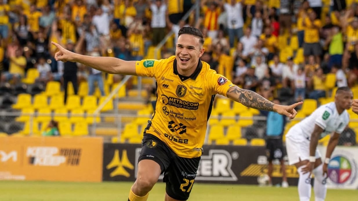 Municipal Liberia - Sporting, Adrián Chéves