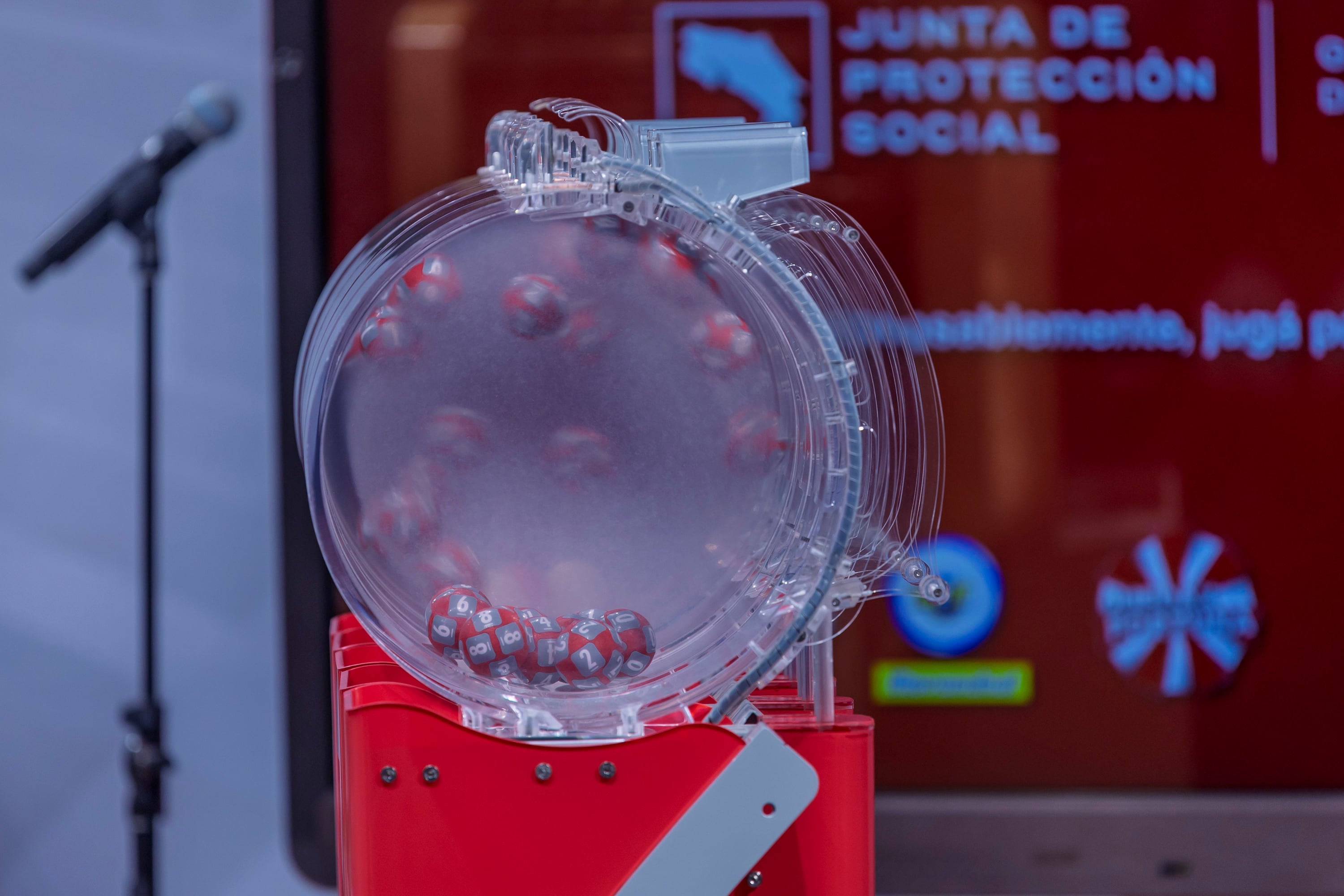 TRABAJO EXCLUSIVO DE BRANDVOICE.
12/05/2025, San José, Auditorio de la Junta de Protección Social, conferencia de prensa para presentar el sorteo de chances del Zodiaco. En la fotografía Esmeralda Britton presidenta de la JPS.