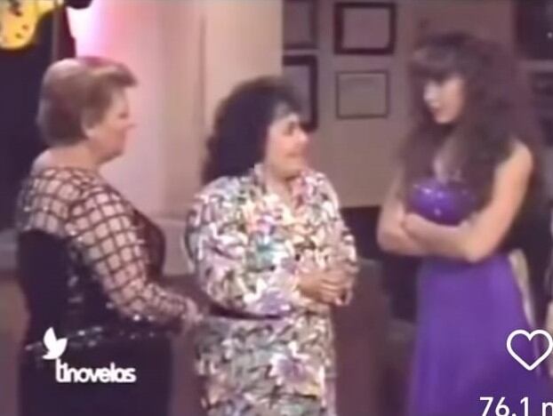 Fotos de Paquita la del Barrio en concierto y acompañada por artistas como Alejandro Sanz, Bad Bunny, la Sonora Santanera y más.