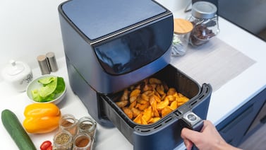 Freidoras de aire: lo que cocinan libera mucha menos contaminación dentro de la casa