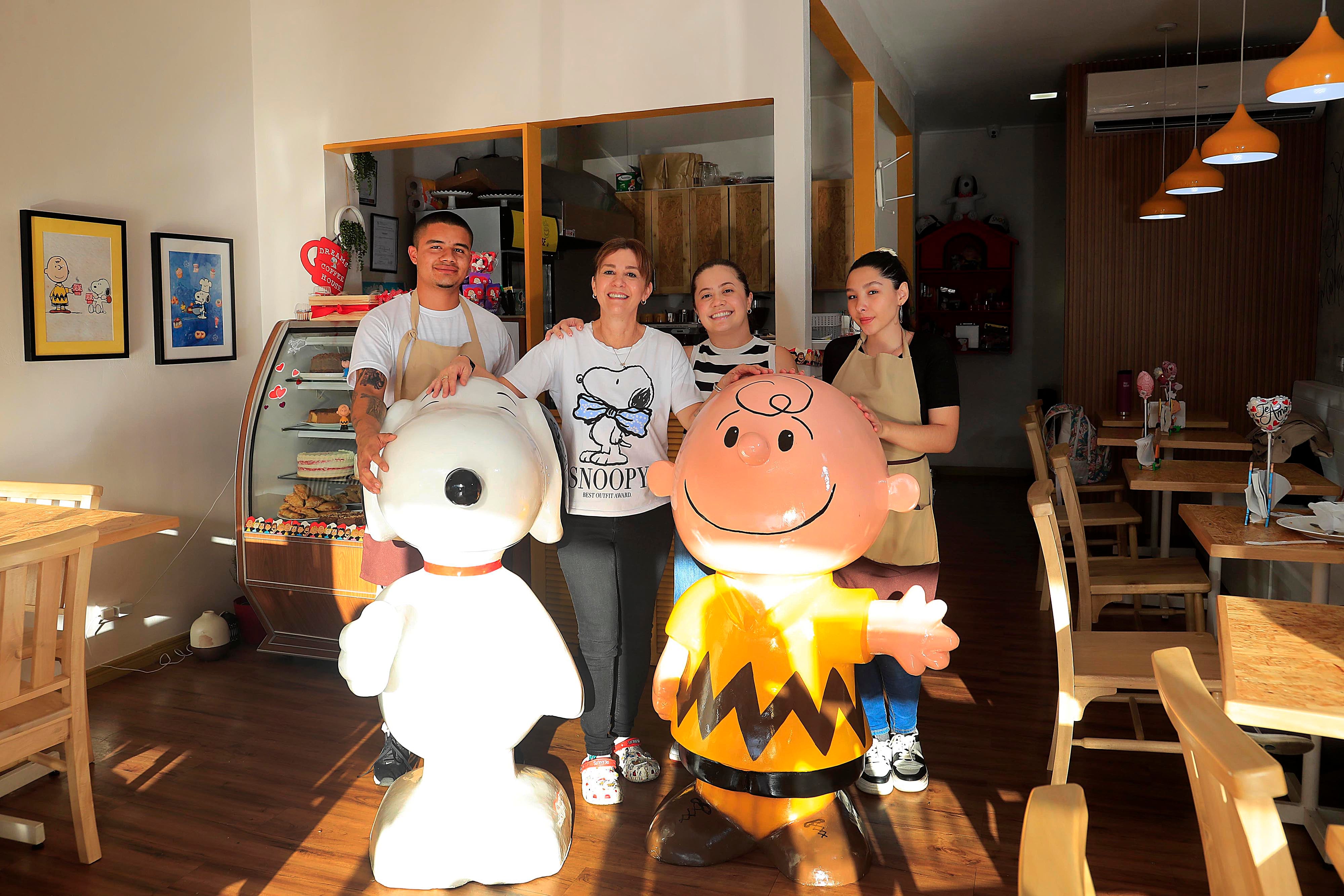 15/02/2024 Heredia. Dreams Coffee House es una cafetería con temática de Snoopy que ofrece deliciosas bebidas frías y calientes, repostería salada y dulce incluyendo las apetitosas crepas. Foto: Rafael Pacheco Granados