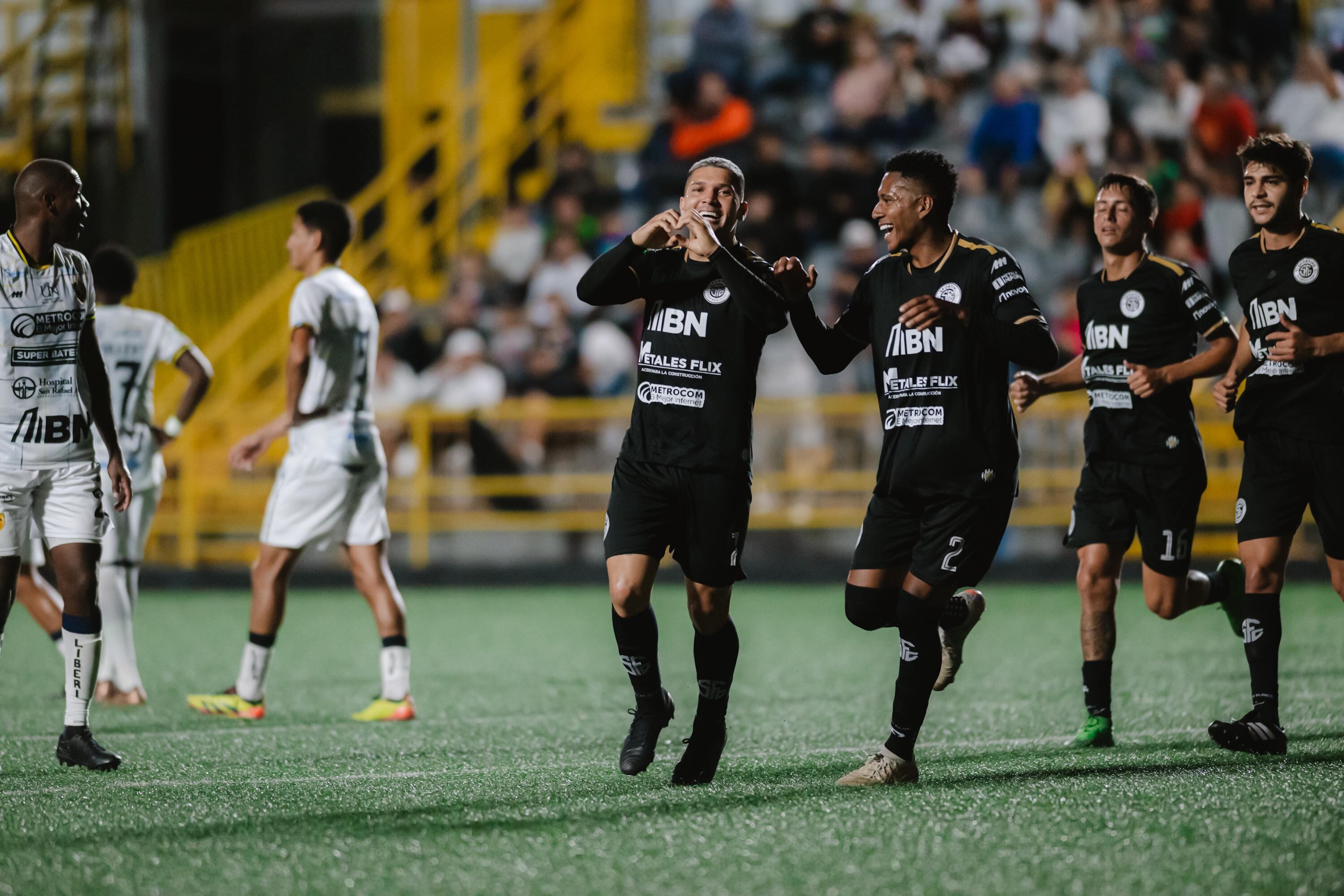 Sporting sacó un puntazo en casa, ante un Municipal Liberia que le cuesta carburar. Prensa SFC.