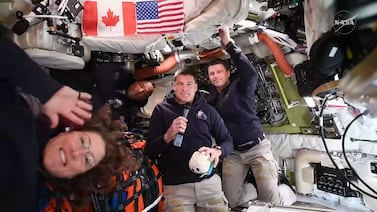 Un baño, 58 tortillas y cinco salsas picantes: así viven los astronautas de Artemis II rumbo a la Luna