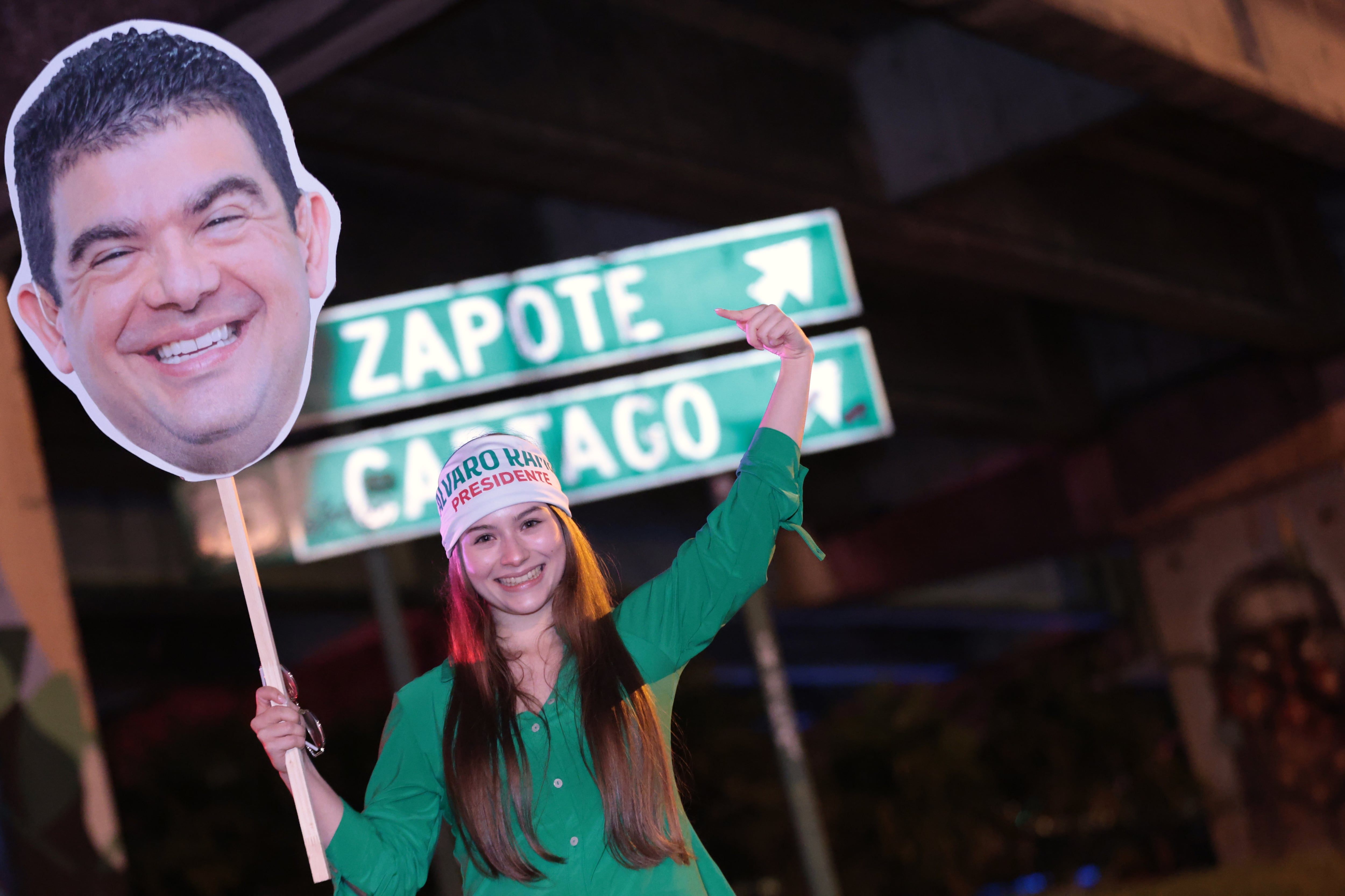 01/02/2026/ así está el ambiente en la La Fuente de la Hispanidad previo a los resultados en la contienda electoral / foto John Durán