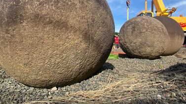 Museo Nacional recupera tres grandes esferas precolombinas, una pesa cinco toneladas