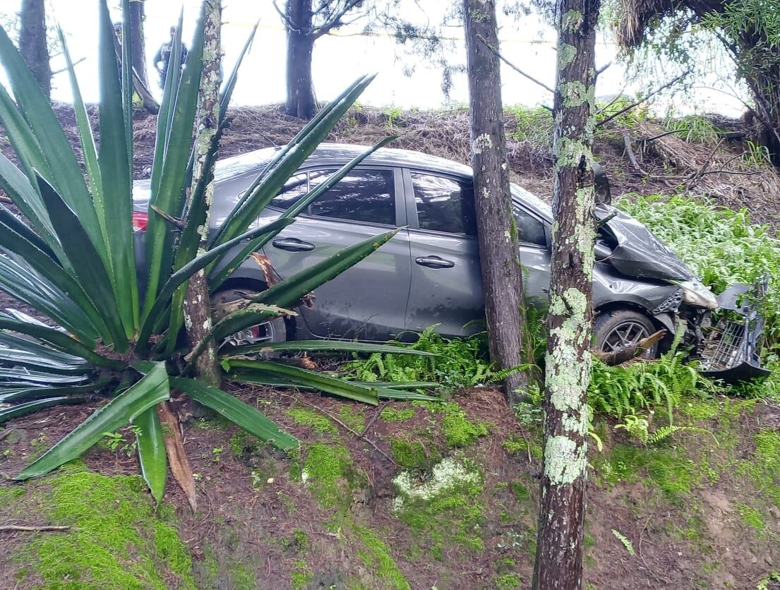 Este es el vehículo que conducía un hombre de apellidos Elizondo Gómez quien atropelló a un ciclista este domingo en La Unión en Cartago en el sector conocido como La Cuesta del Fierro. Fotografía: Keyna Calderón.