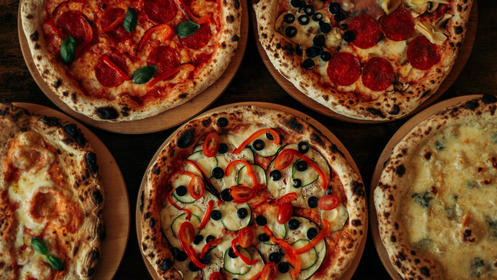 El Día Internacional de la Pizza se conmemora este 9 de febrero. En 2025, una pizzería de Uvita entró en la lista de las mejores de América Latina.