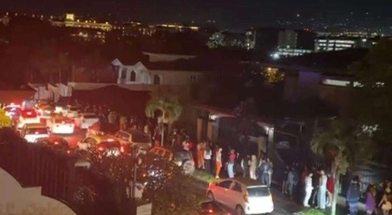 Autoridades intervienen una fiesta clandestina con menores de edad en un residencial en Belén.