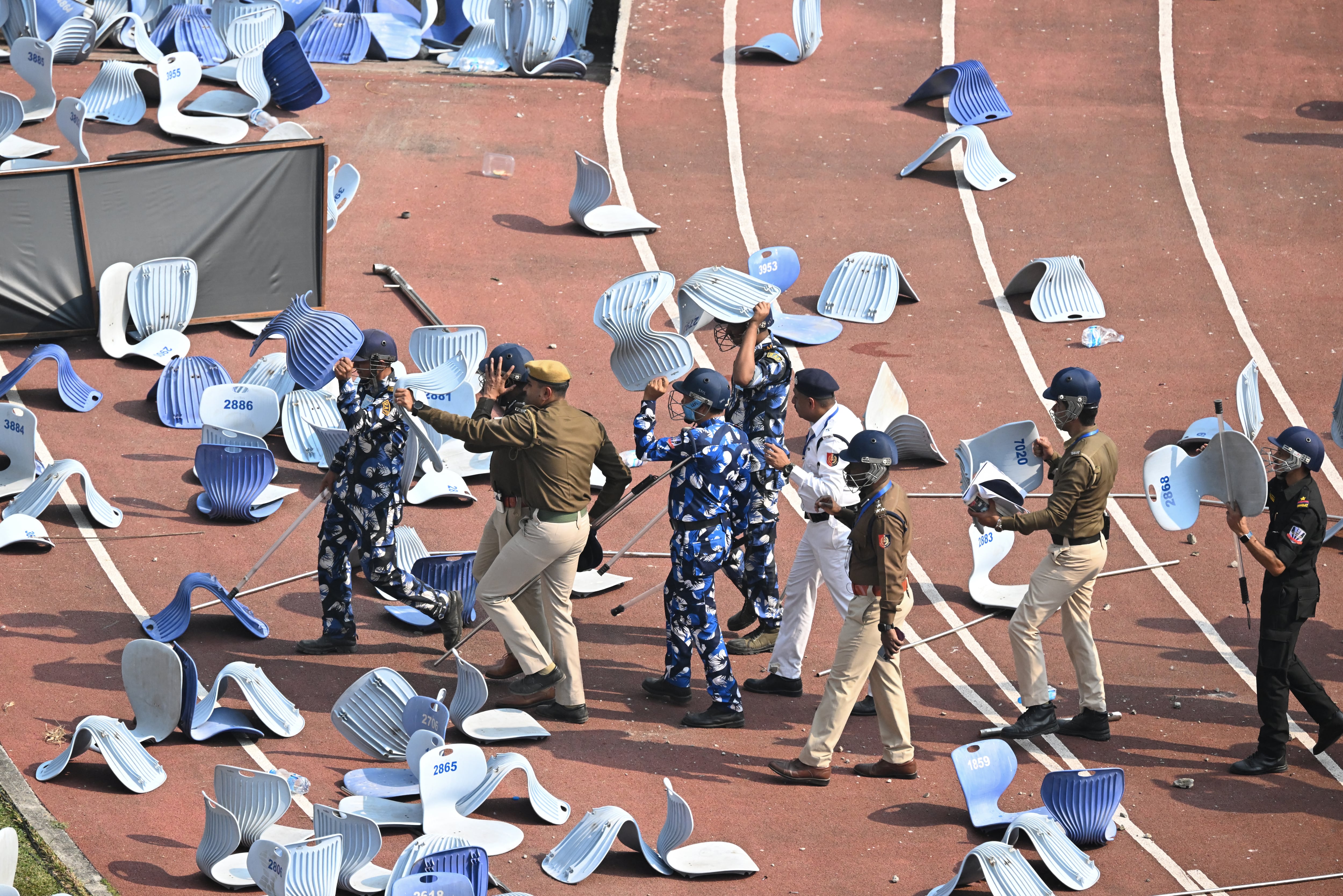 El estadio de Calcuta fue escenario de incidentes luego de que los fanáticos denunciaran una mala organización del evento.