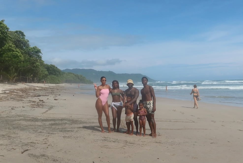 Actor Kevin Hart junto a su familia de vacaciones en Costa Rica 2024