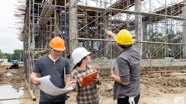 Rompiendo el concreto: mujeres en la construcción
