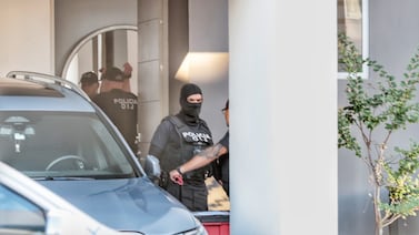 Banda investigada por lavado estaría detrás del asesinato del padre de uno de los hombres más buscados del país