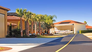 Así es Spruce Creek, el pueblo de Florida donde las calles son pistas y cada vecino tiene un avión