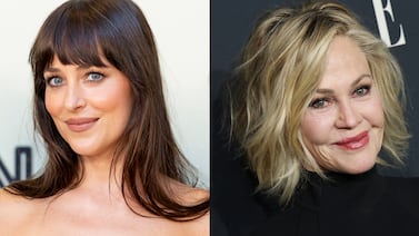 Dakota Johnson y Melanie Griffith sorprenden con emotivo reencuentro madre-hija en alfombra roja