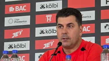 Christian Sandoval, de Teletica, explota contra Ismael Rescalvo