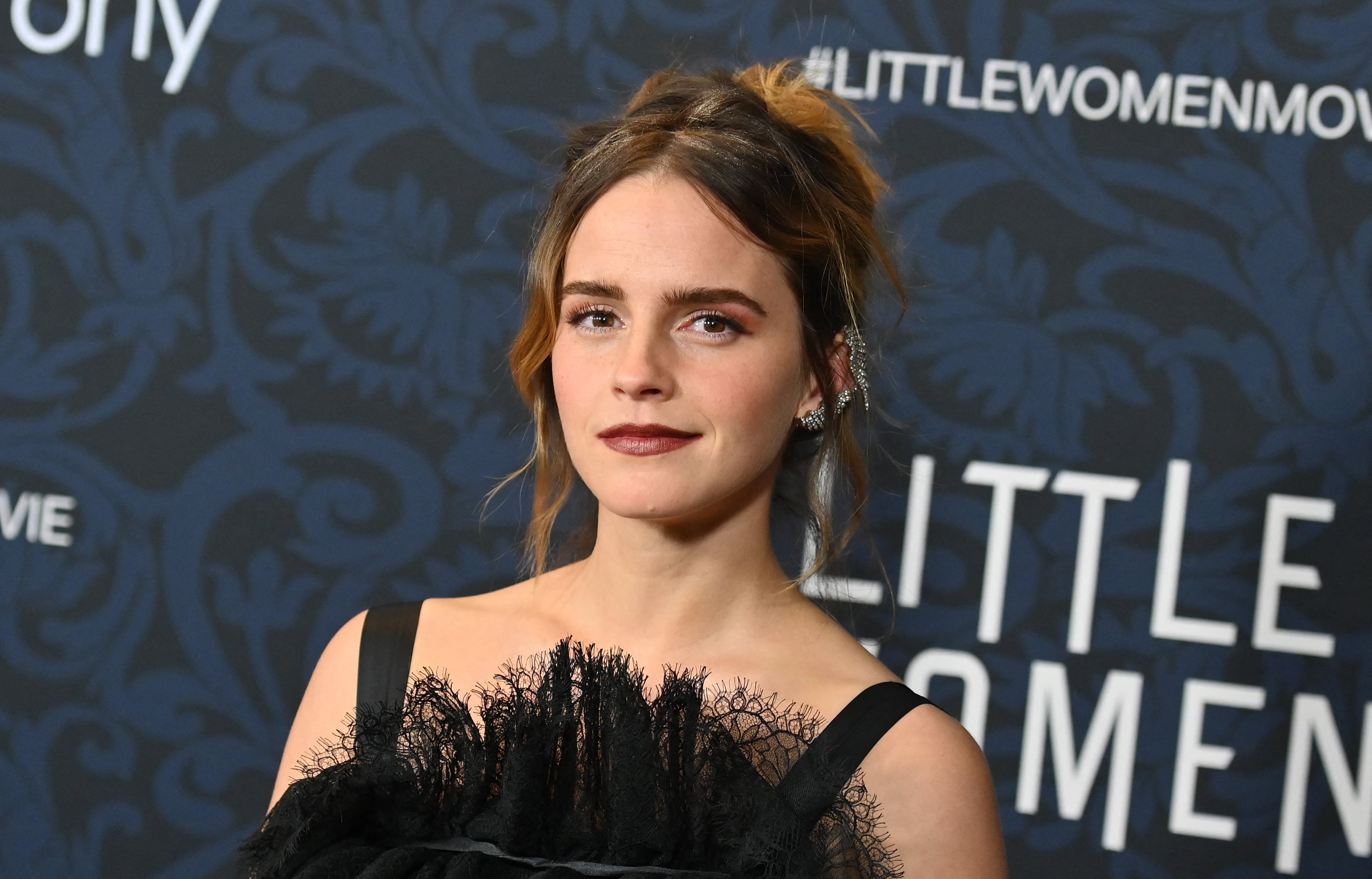 English actress Emma Watson arrives for "Little Women" world premiere at the Museum of Modern Art in New York on December 7, 2019. (Photo by ANGELA WEISS / AFP)