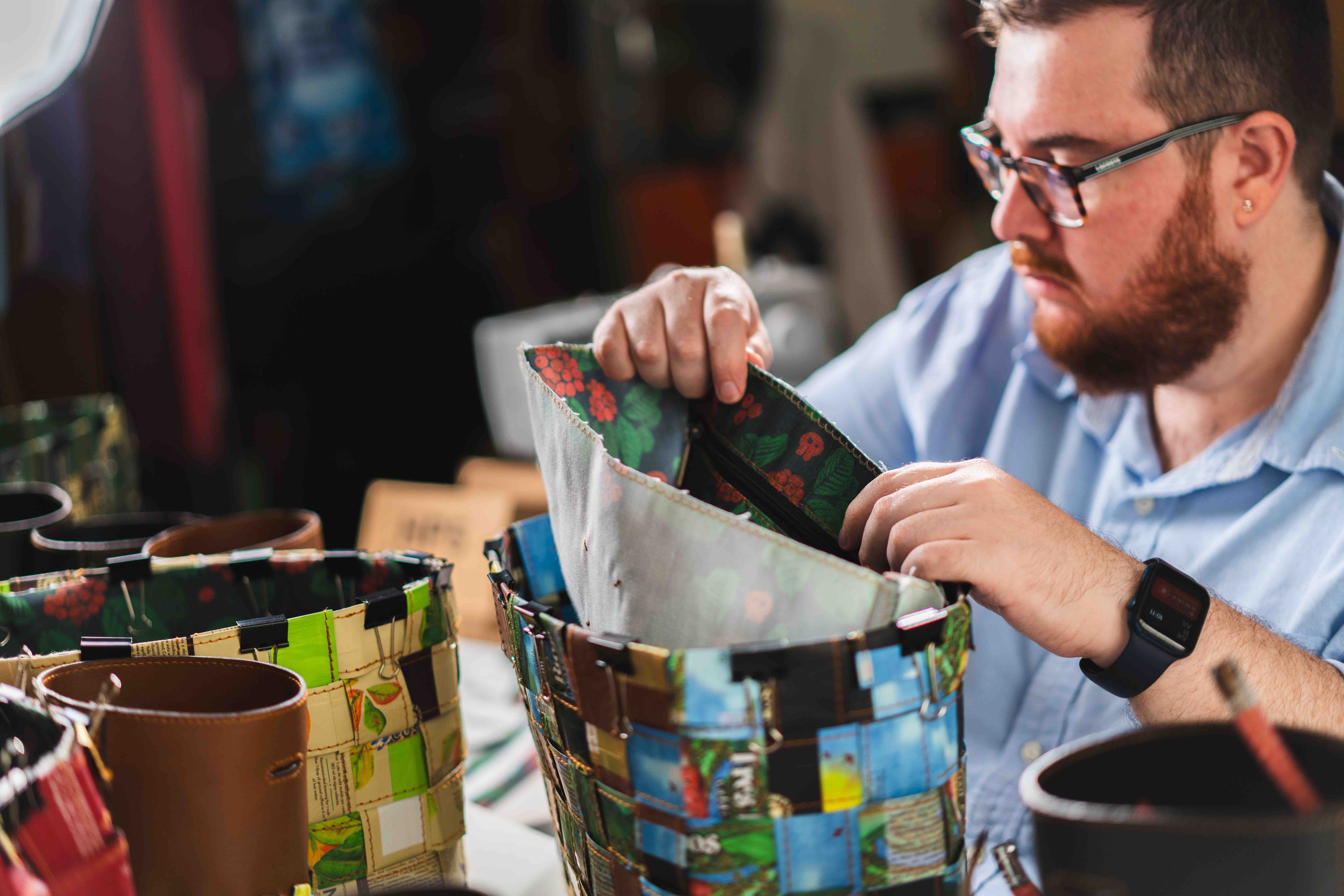 Gabriel González, fundador de Gabo Atelier y diseñador de productos en Café Britt.