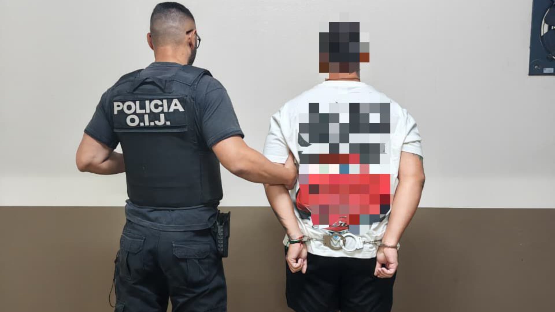 Esquivel, detenido este miércoles 29 de abril en Heredia, es sospechoso de cometer estafas con ventas falsas de viviendas a través de redes sociales.