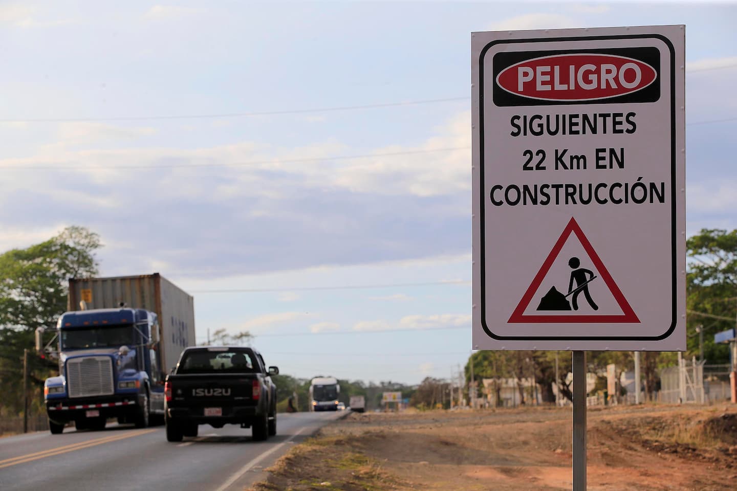 20/03/2019 Limonal. Ya se aprecia el inicio de los trabajos en el tramo de carretera Limonal-Cañas, en la Interamericana norte. Foto: Rafael Pacheco