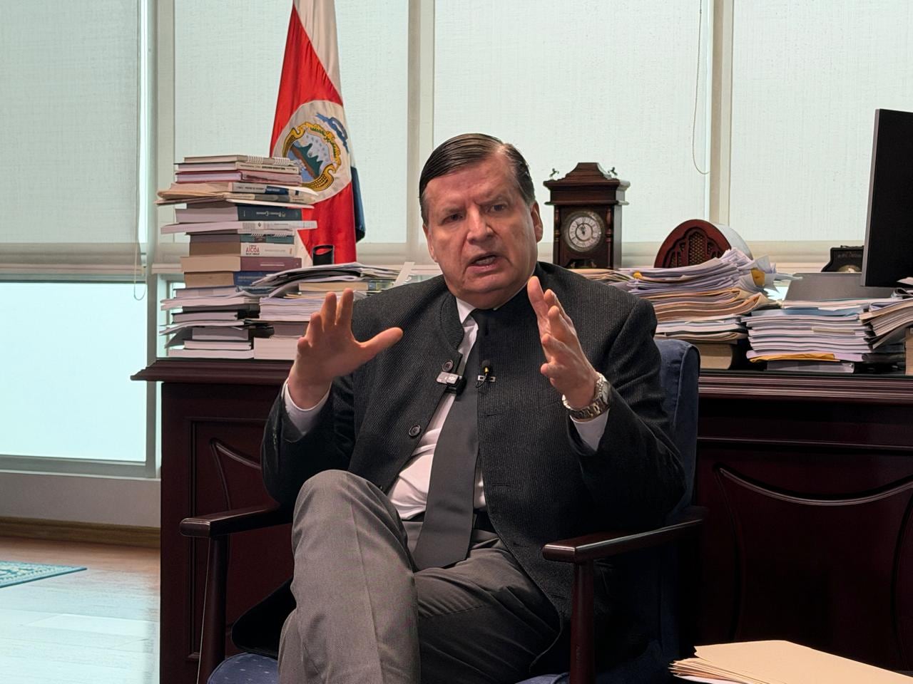 El magistrado constitucional, Jorge Araya, expresó su preocupación por la cantidad de recursos que recibe la Sala IV relacionados con necesidades insatisfechas de la población más pobre del país.