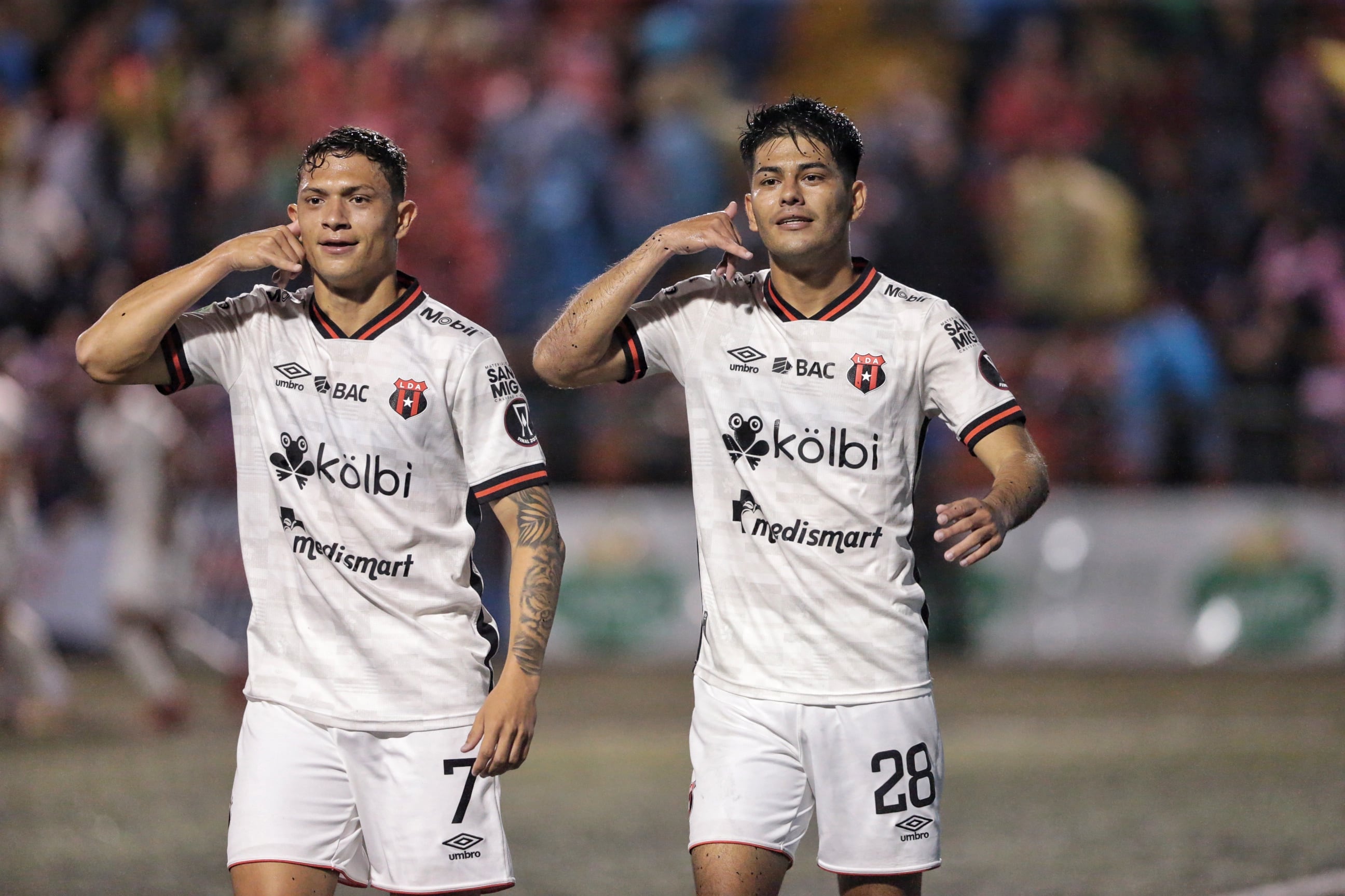 25/01/2024/ Juego entre AD San Carlos vs Liga Deportiva Alajuelense por la jornada 4 del torneo clausura de la copa Promerica en el estadio Carlos Ugalde de Ciudad Quesada / Foto John Durán