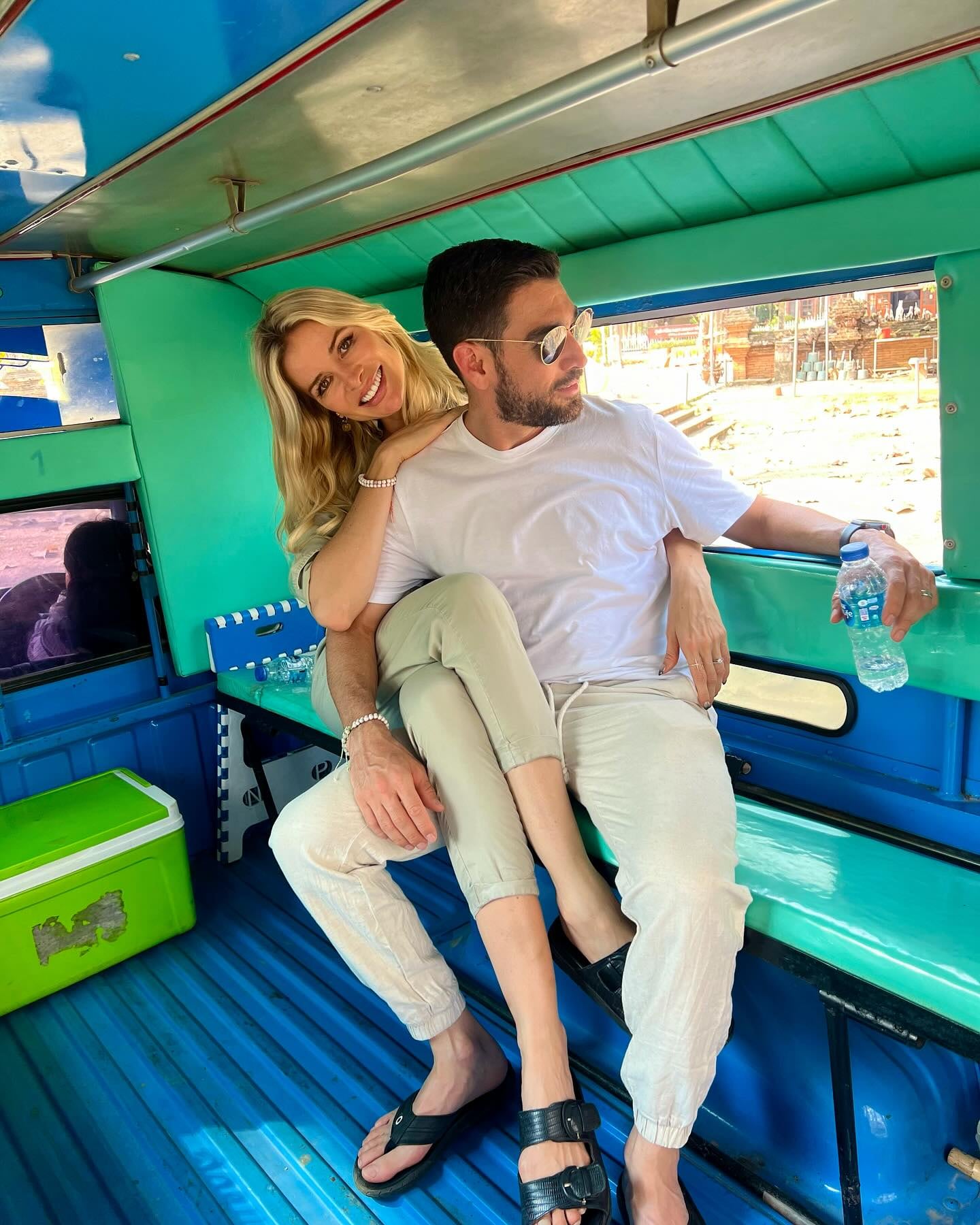 Leonora Jiménez y su esposo Mariano Herrera están de luna de miel en Tailandia.