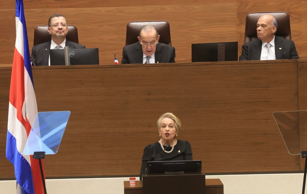 Sesión Solemne de los 200 años de fundación de la asamblea