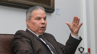 Jerarca del BCCR contradice a la Supén: ya no se pueden tocar más los salarios para las pensiones