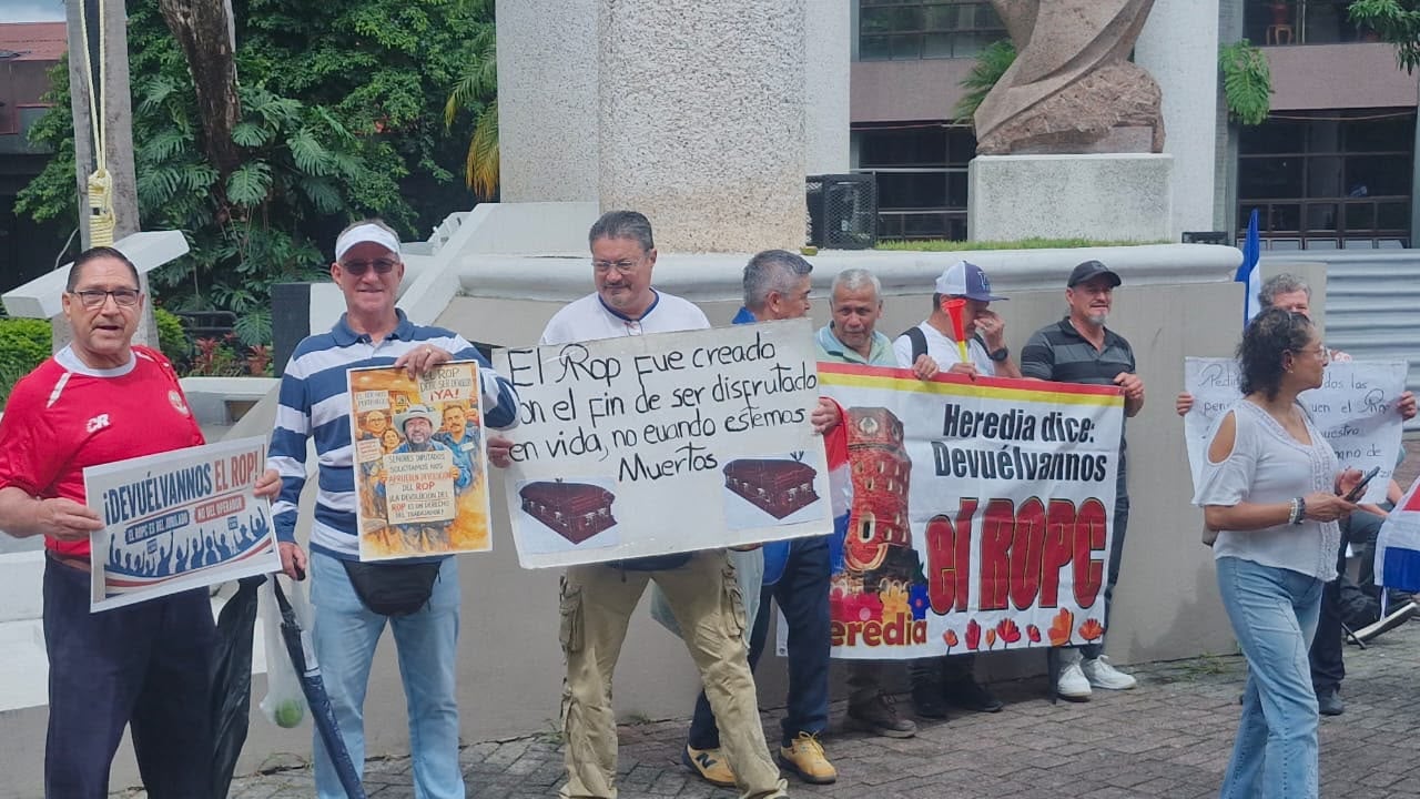La iniciativa plantea que cada persona afiliada al ROP pueda retirar el saldo total de su cuenta individual al pensionarse por vejez o invalidez, o bien al cumplir 65 años.