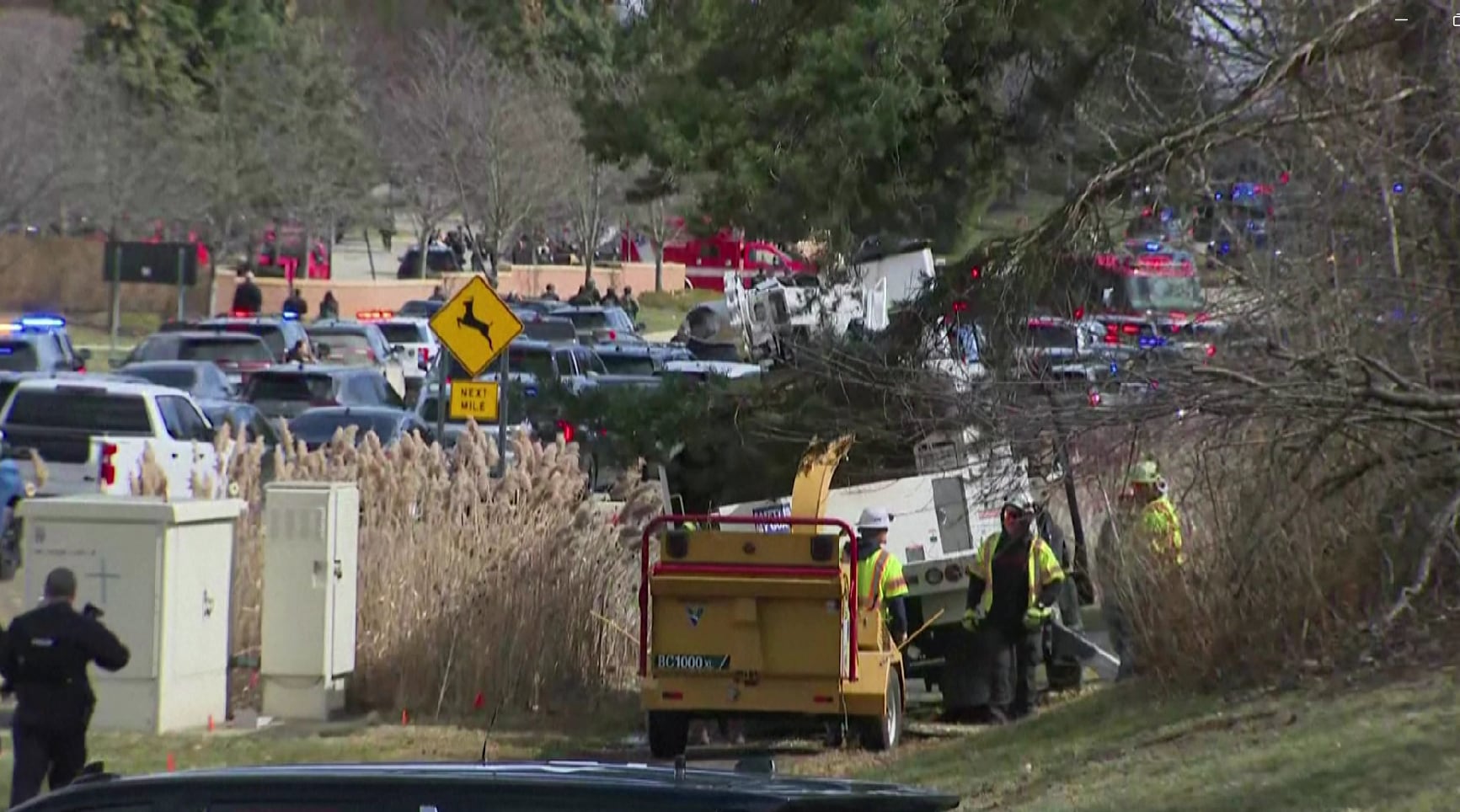 Las fuerzas del orden responden a los informes de un tirador activo en una sinagoga en el estado de Michigan, en el norte de EE. UU.