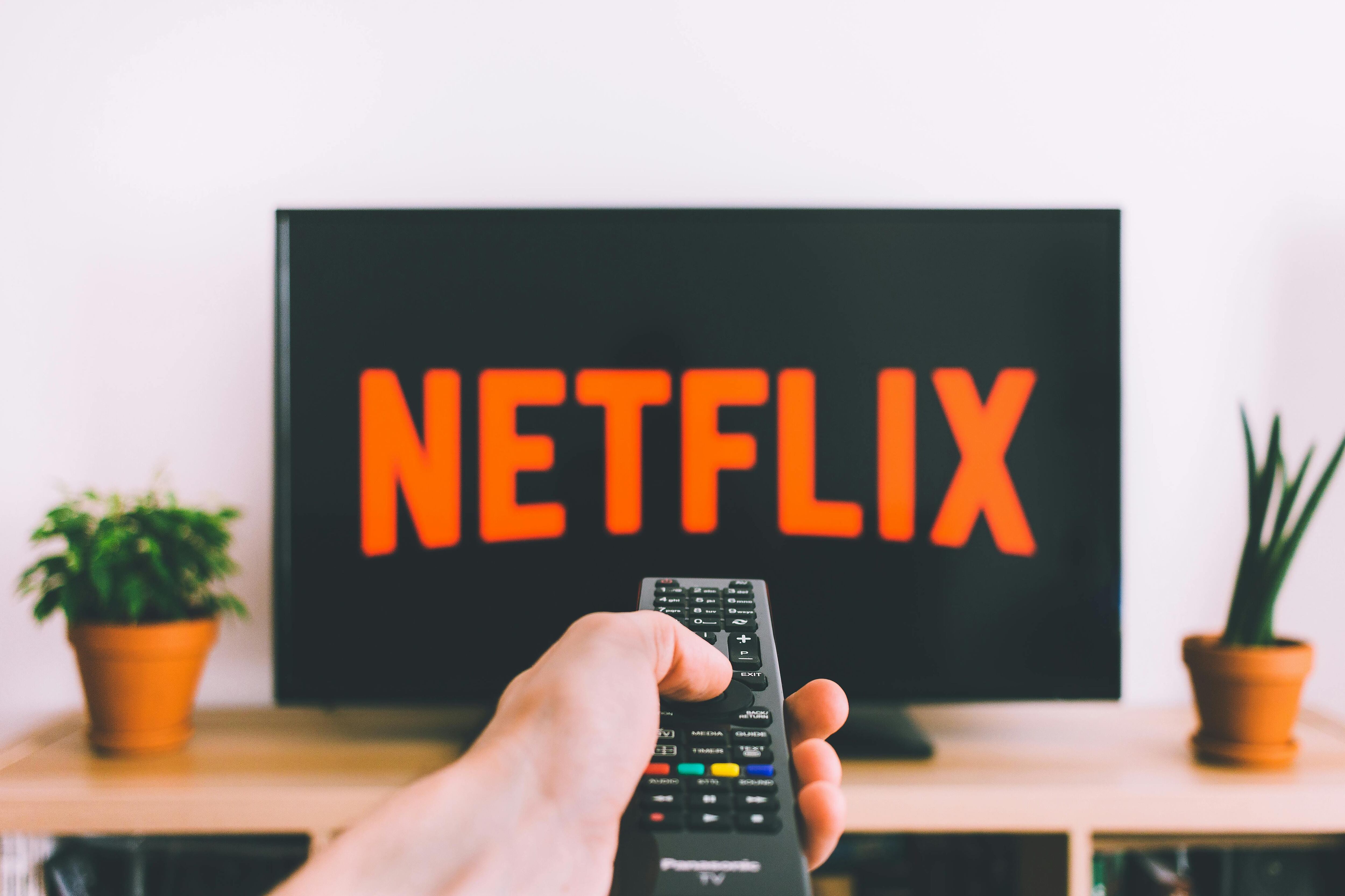 Netflix con todo y todo, se mantiene como una de las plataformas de streaming más fuertes. Foto: Freestocks/Pexels.