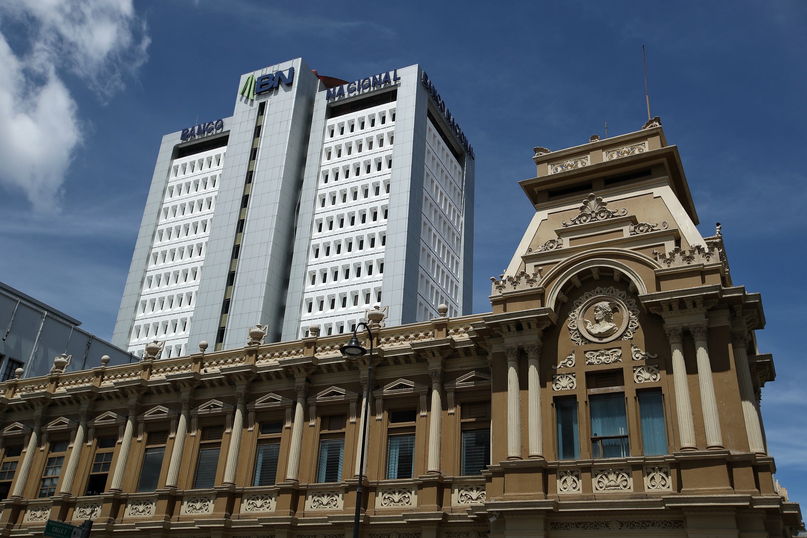 13/02/2024/ recorrido por bancos. Diferentes ángulos de sus fachadas / en la imagen Banco Nacional sucursal principal en San José centro / Foto John Durán