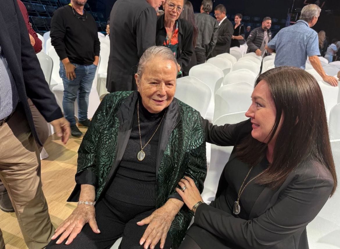 Olga Cozza y Yessenia Alvarado