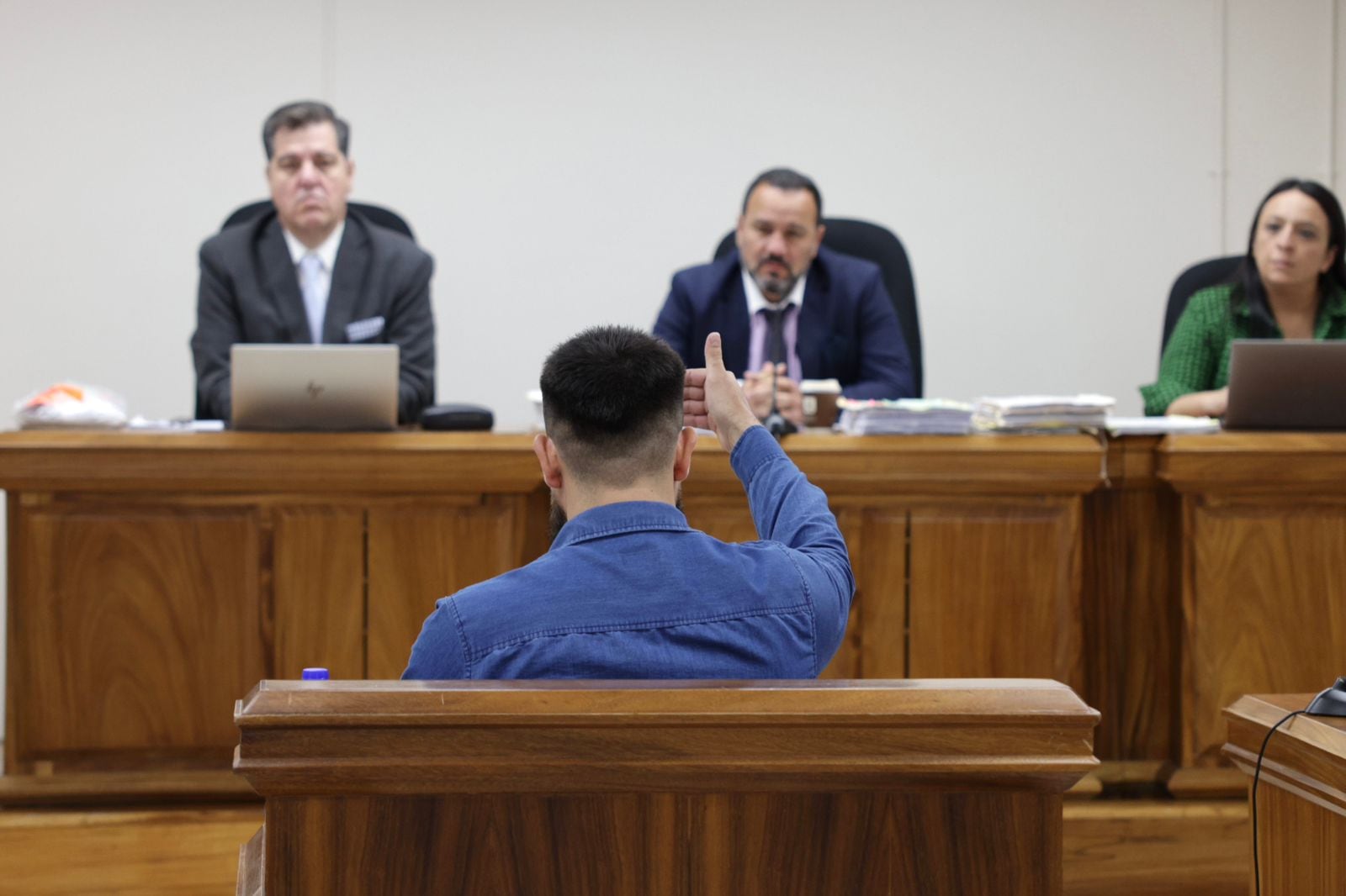 Este joven, de apellido Ramírez, tuvo que limpiar el apartamento donde posiblemente asesinaron a Nadia Peraza. Se encontró bolsas con restos en descomposición y los botó en un cafetal sin saber que eran tejido humano.