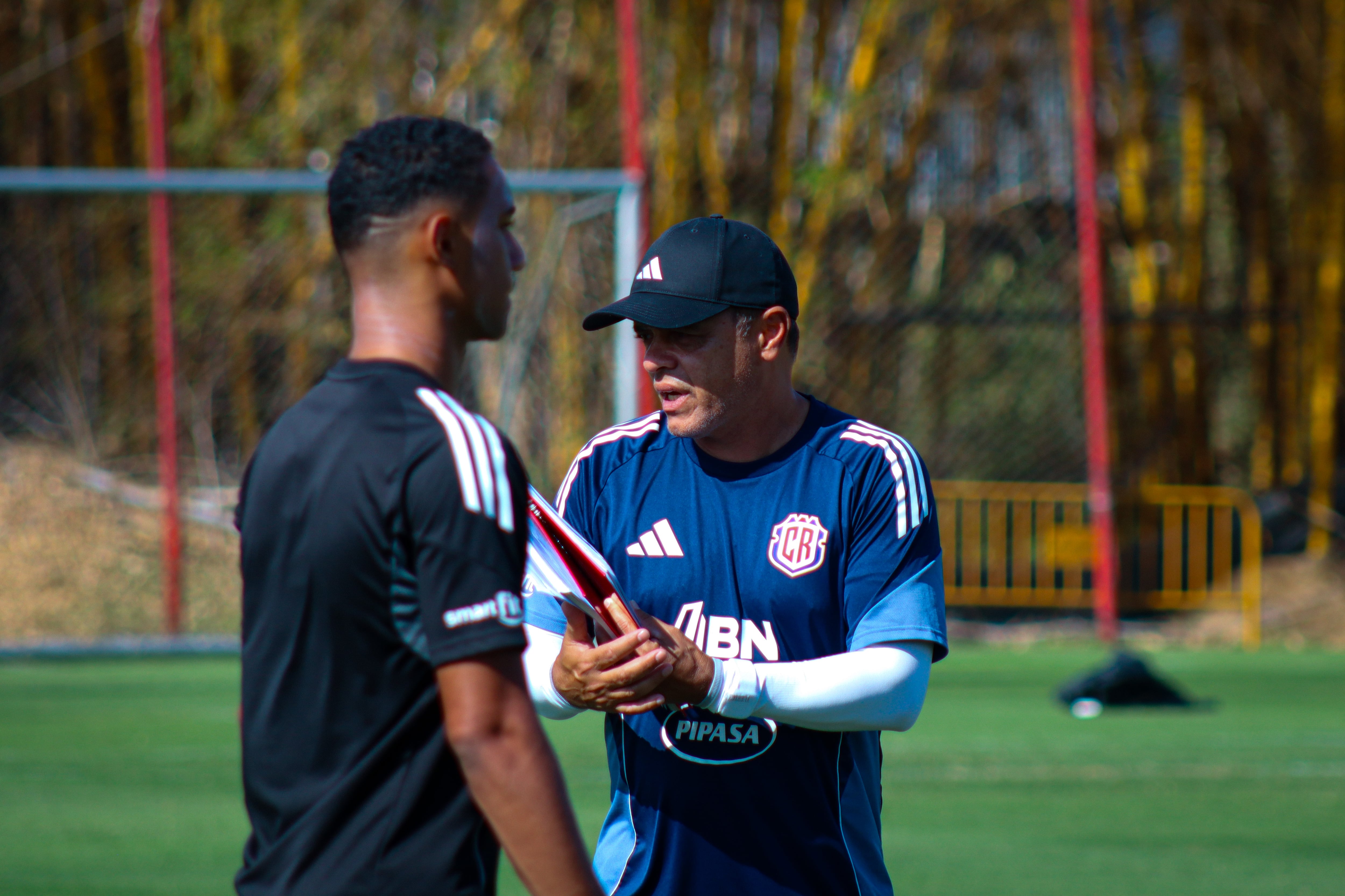 Rándall Row es el técnico de la Selección Sub-20 de Costa Rica.