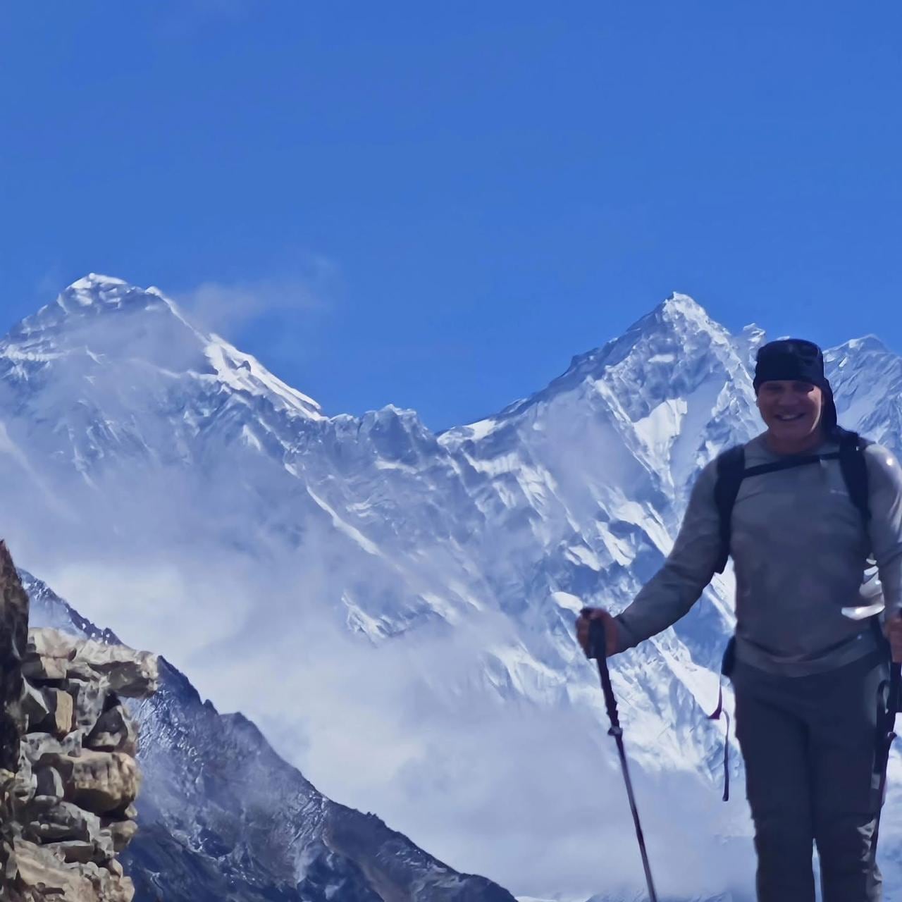 José Jaikel
Exmundialista de Italia 90
Campo Base monte Everest
Cumpleaoños 60
4 de abril del 2026
Fotografías tomadas del Facebook de José Jaikel
