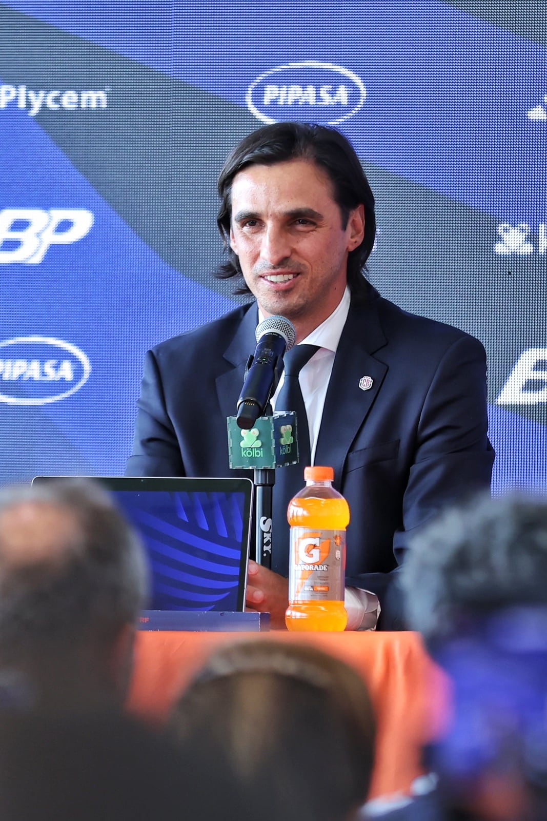 Presentación oficial de Bryan Ruiz como director técnico de la Selección Nacional de Acosta Rica (FCF) por parte del presidente Osael Maroto en las instalaciones del Banco Popular/ Foto John Durán