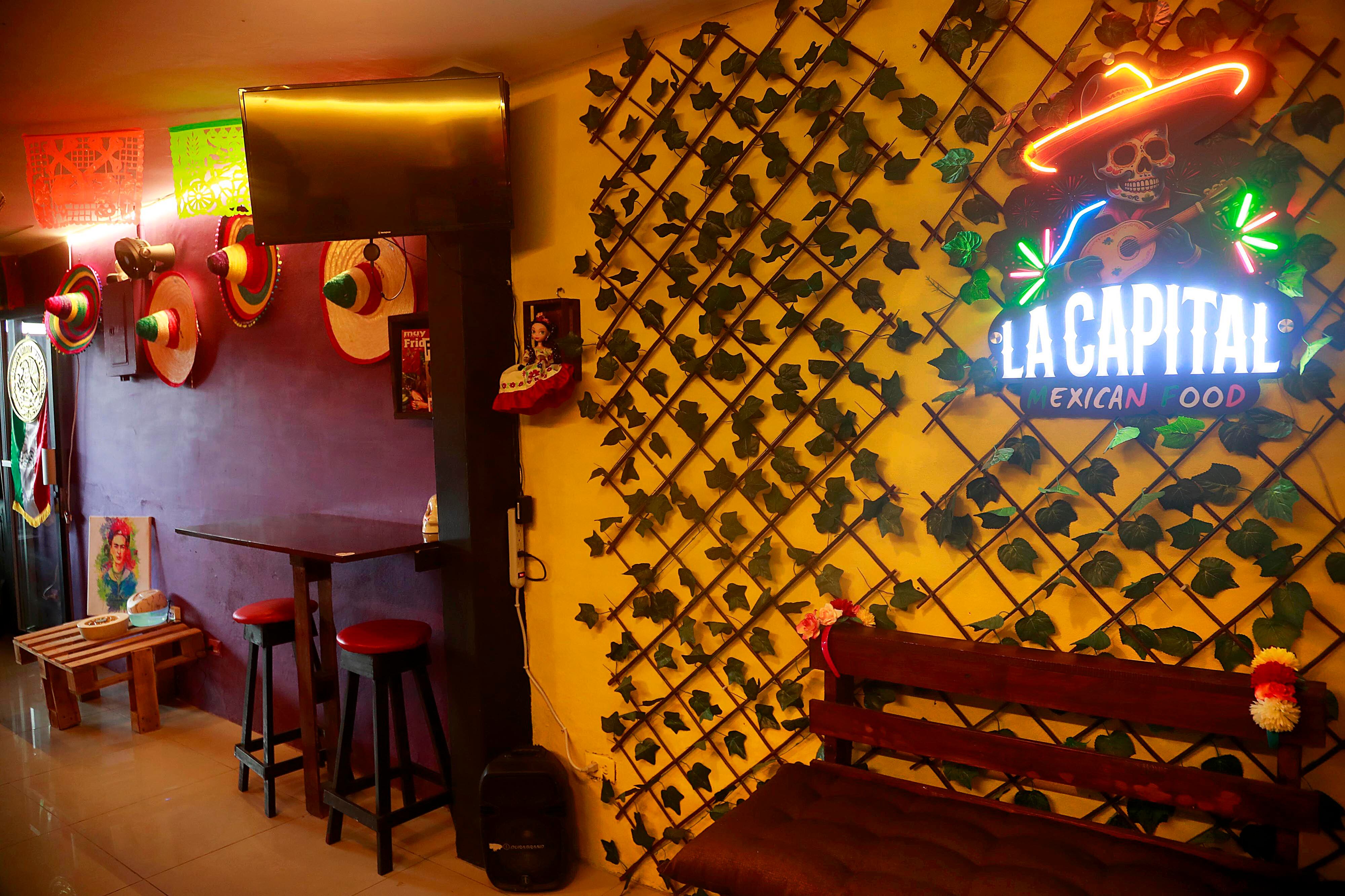14/11/2023 San Pedro. La Capital Mexican Food restaurante de comida mexicana. Tacos, quesadillas, tortas, nachos y guacamole, son parte de los platillos con sabor mexicano que pueden saborarear sus clientes, sin dejar de lado el famoso plátano macho, así como la horchata y el tamarindo michelado.