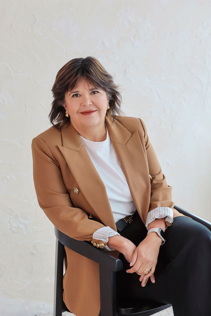 Patricia Centeno Jiménez, gerente de medios de Grupo Nación, fue reconocida con el premio Visión Estratégica otorgado por INCAE.