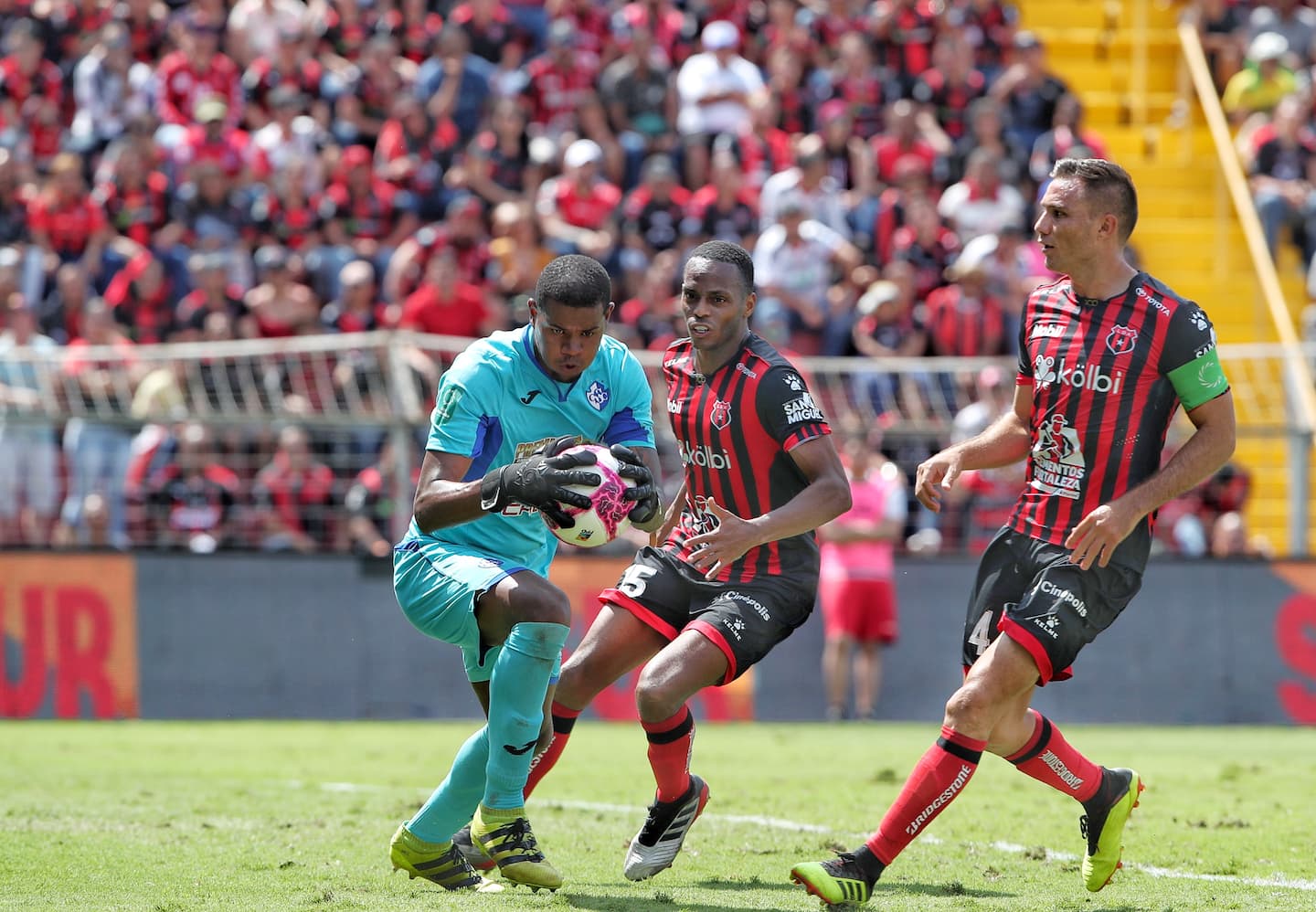 En el primer semestre de Andrés Carevic al frente de la Liga, Kenner Gutiérrez era uno de los capitanes. Fotografía: John Durán