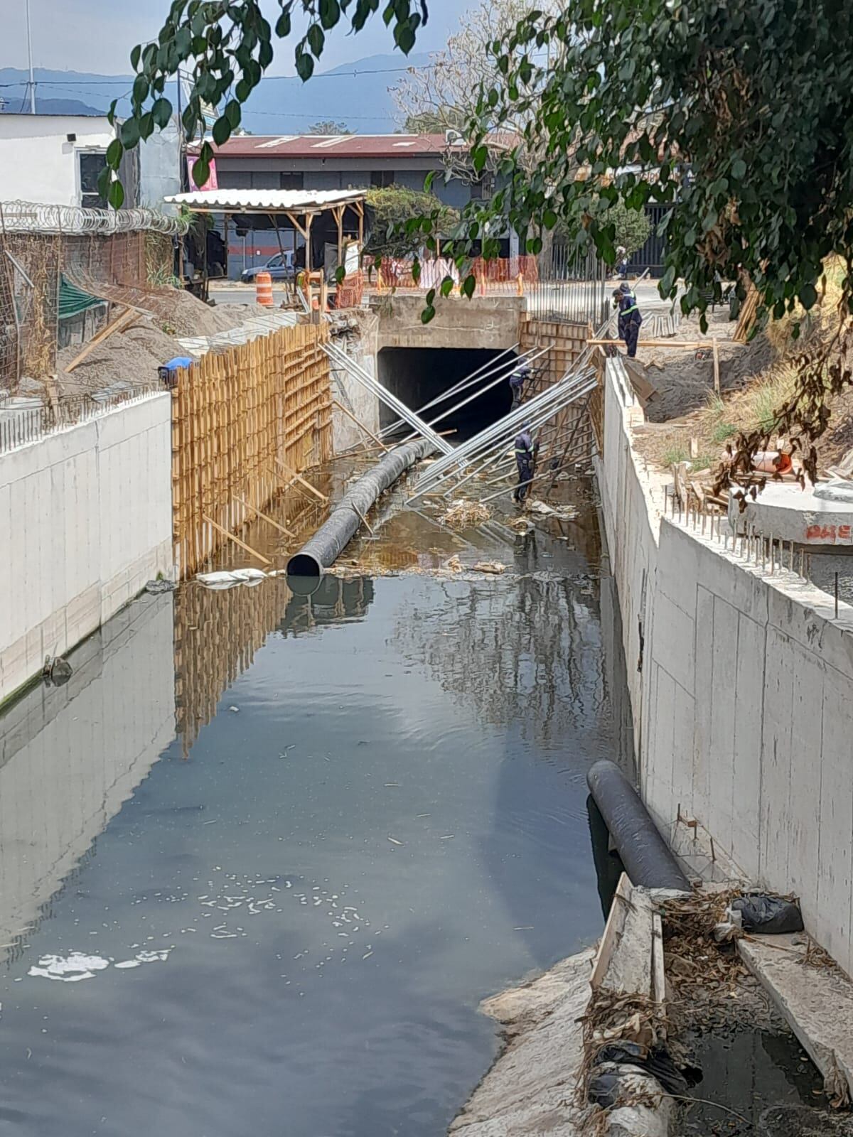 Esta misma semana se espera que queden listas las obras que se levantan frente a la clínica Carlos Durán. Foto: Cortesía Ileana Zeledón.