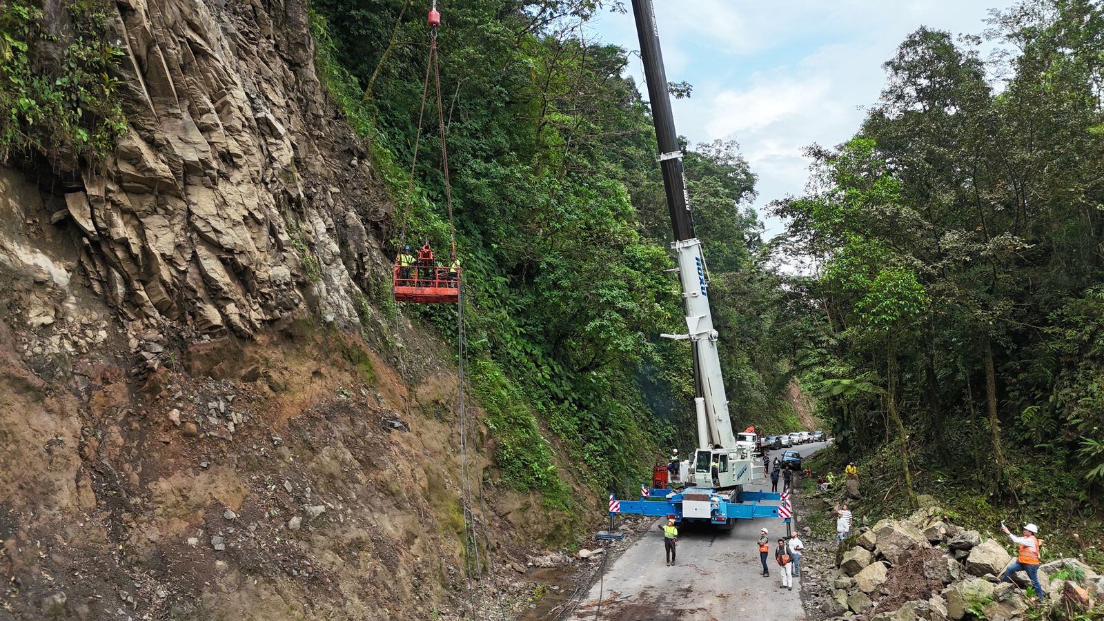 MOPT realiza trabajos de estabilización en el kilómetro 31 de la Ruta 32.